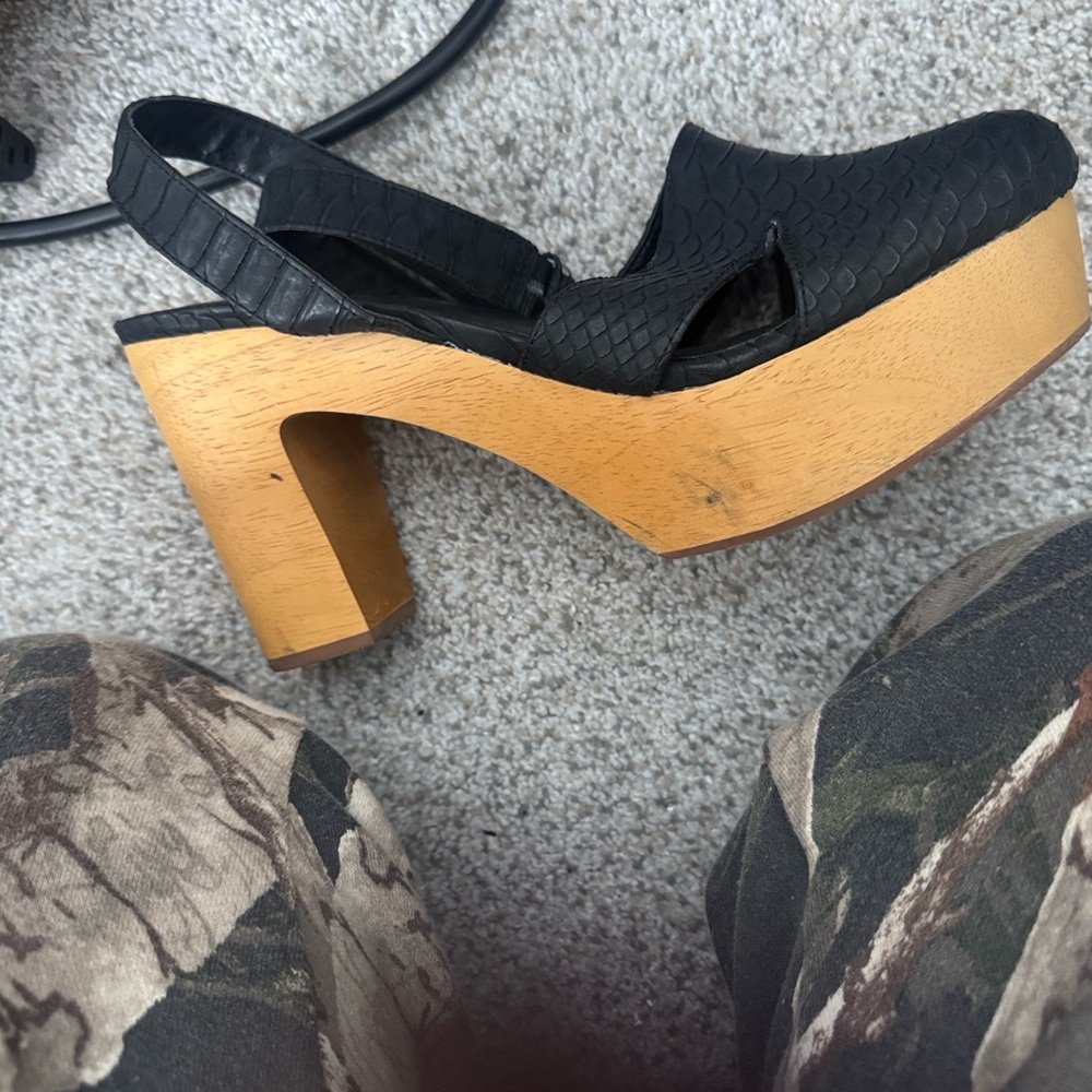 Free People Matisse Black Platform Sandals with Wooden Heel - Picture 6 of 7